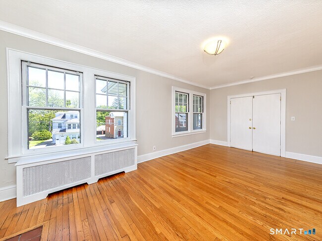 Foto del edificio - 89-91 Maplewood Ave