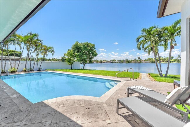 Foto del edificio - 21100 NE 25th Ct