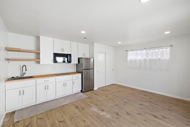 Foto del edificio - 1 Bedroom For Lease