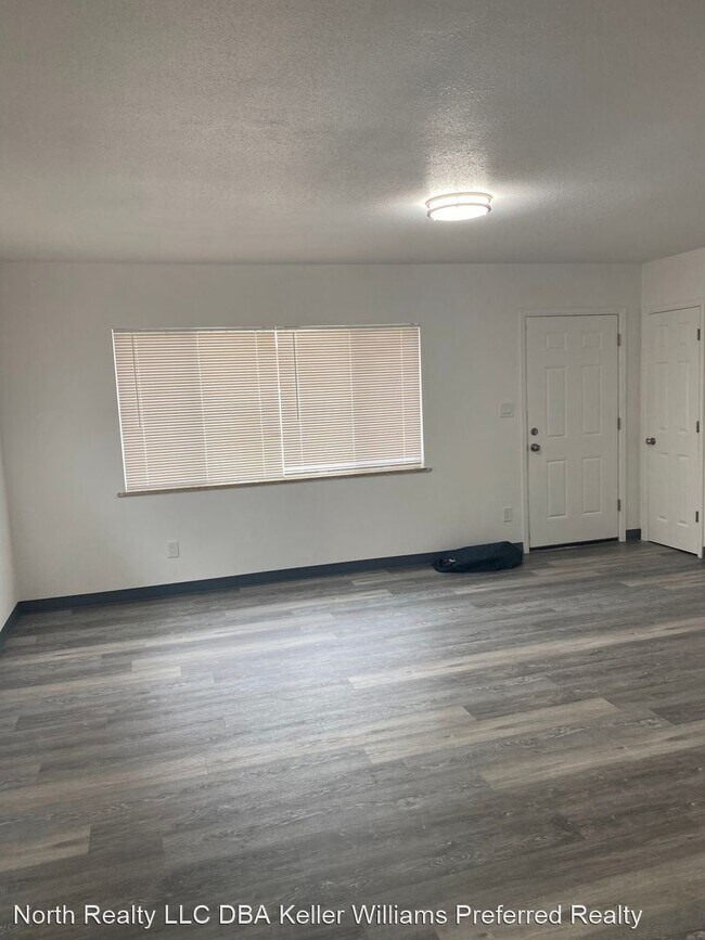 Building Photo - 2 br, 1 bath House - 2810 Marine St. Unit A