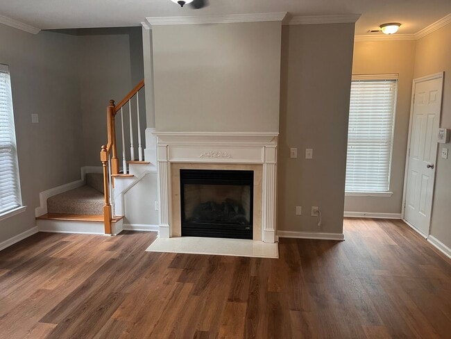 Building Photo - Lovely 3 Bedroom Home Minutes from NC State!