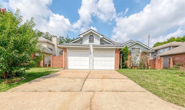Foto del edificio - 9310 Corner Oaks Ln