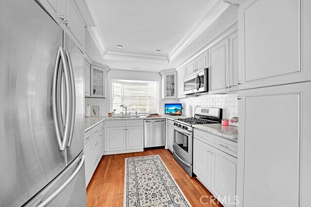 Building Photo - 2742 Hillview Dr