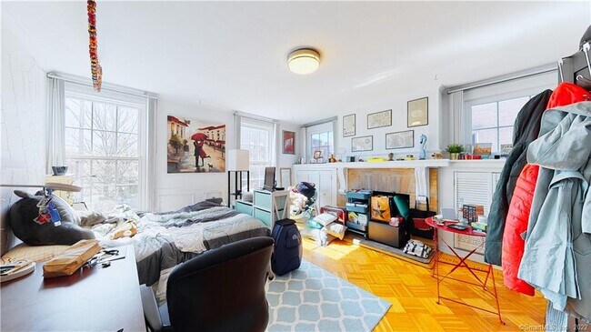 Building Photo - 38 Trumbull St