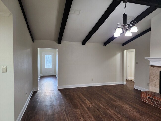 Foto del edificio - Charming 3-bedroom, 2-bathroom home