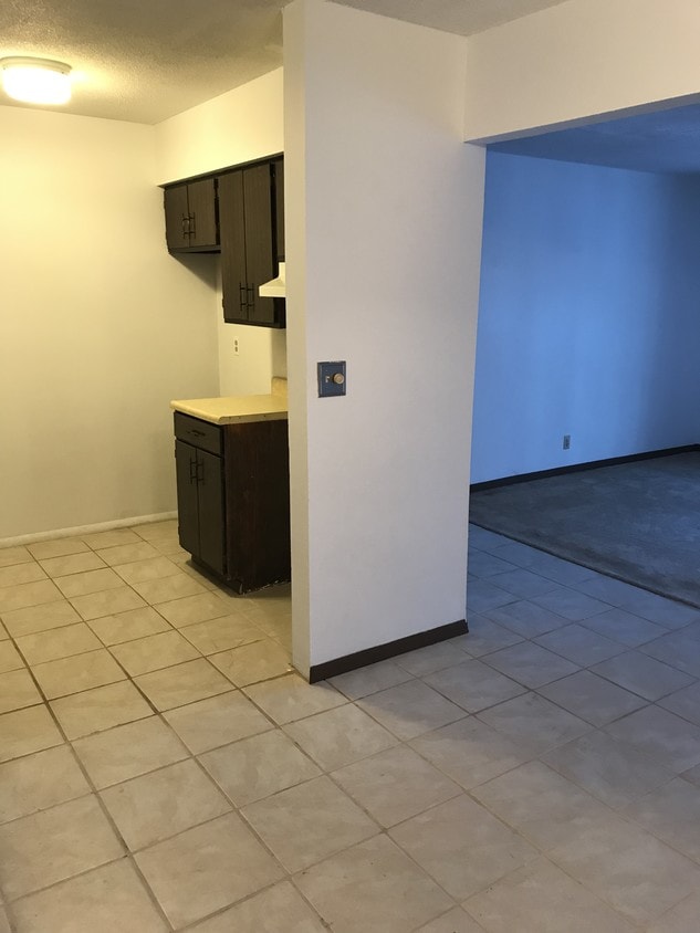 Primary Photo - 248 E Oak Cliff Ct