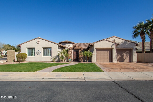 Building Photo - 885 W Palo Brea