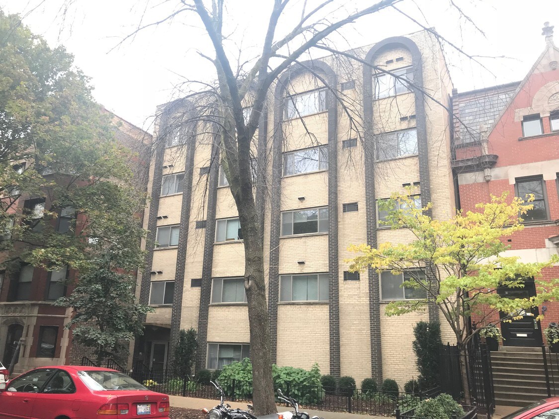Foto principal - 2827 N Cambridge Ave