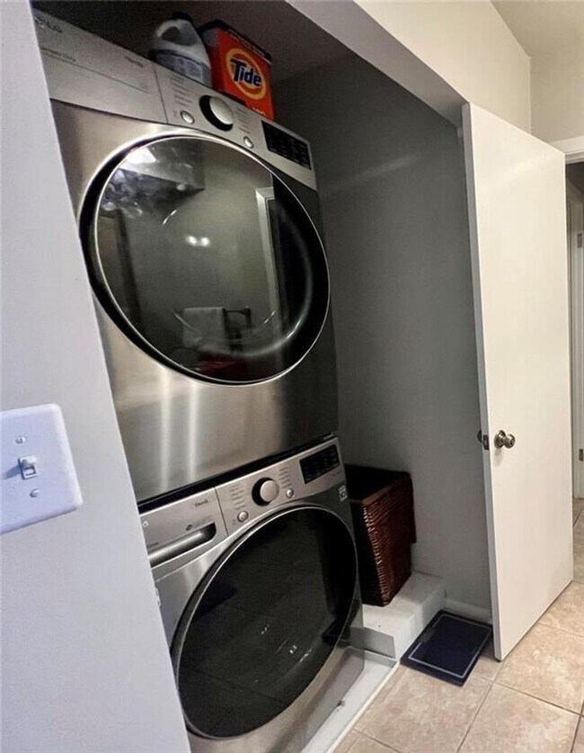 Foto del edificio - 1411 Ramada Dr