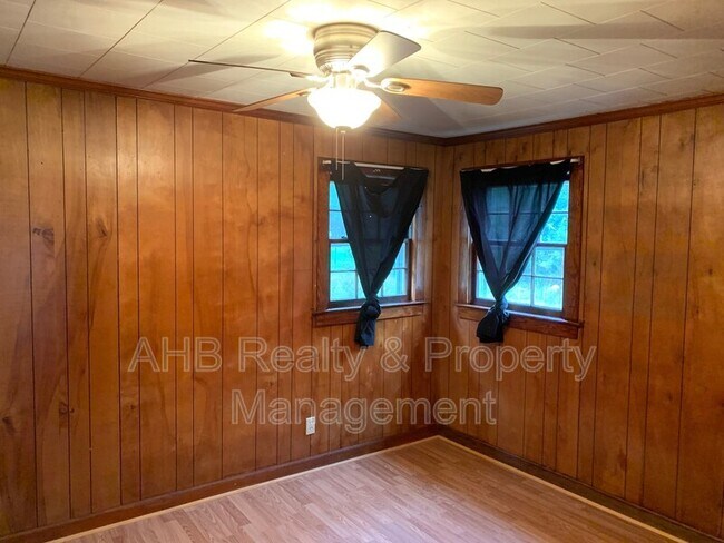 Foto del edificio - 712 Staley St