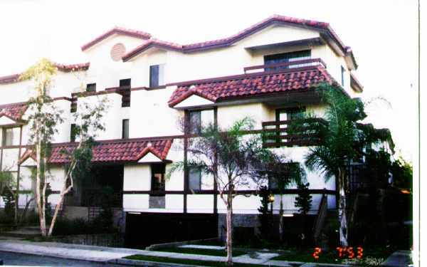 Building Photo - 410 W Salem St