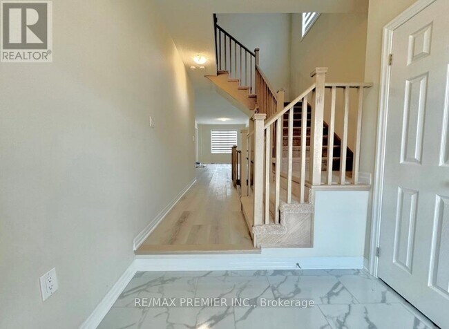 Photo du bâtiment - 4 Ken Davie Gate