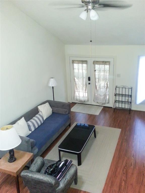 Foto del edificio - 2425 Holly Hall St