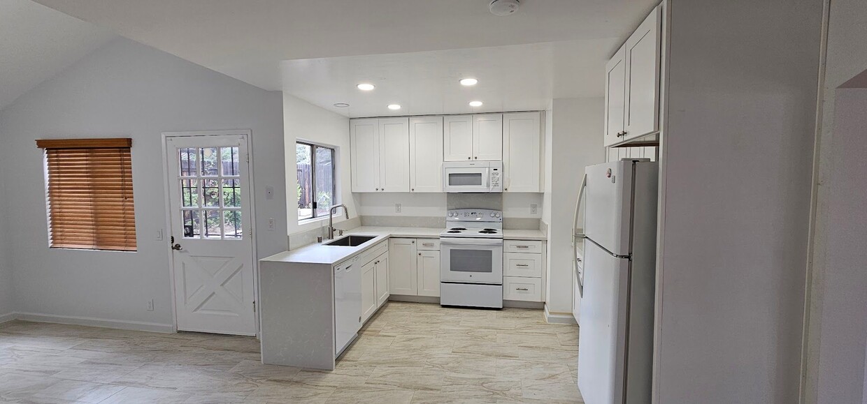 Primary Photo - 3bed/2bth Single Level