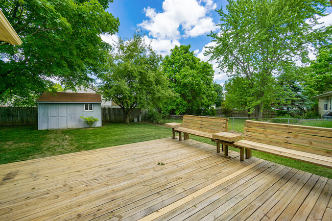 Building Photo - 2700 Millview Dr