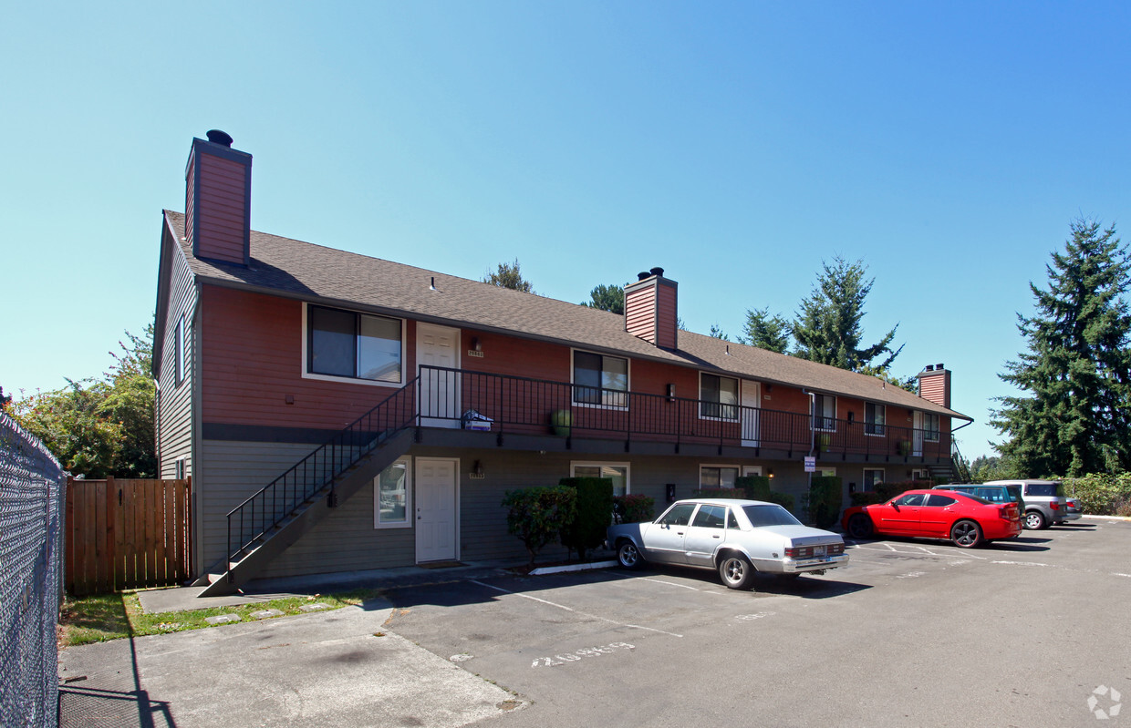 Building - Benson Hill Townhouses