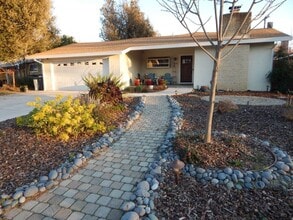 Building Photo - 1424 Union Dr