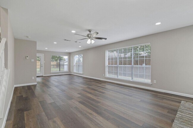 Foto del edificio - 4951 Garden Grove Rd
