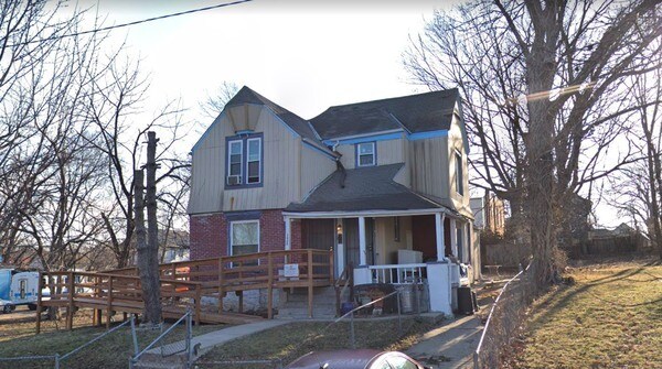 Primary Photo - 3027 Garfield Ave