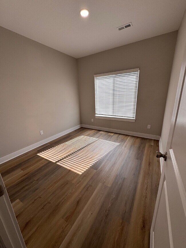 Foto del edificio - 5242 N Cypress Cir