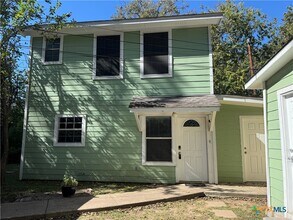 Building Photo - 1705 Holly St