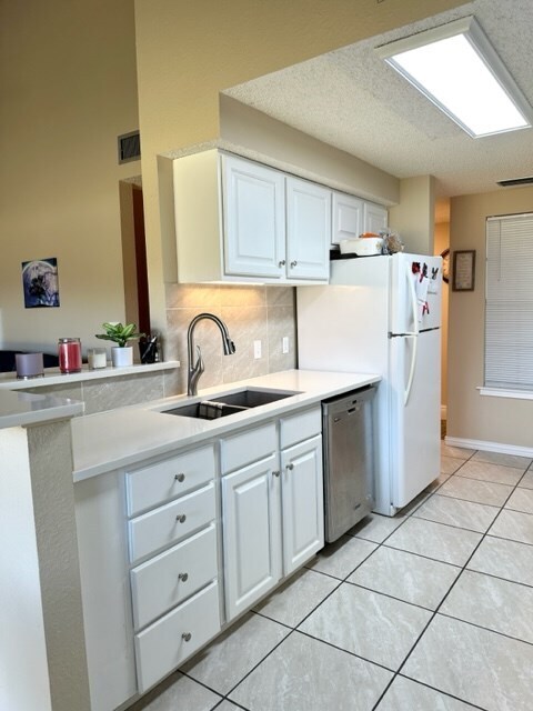 Foto del edificio - 210 Oak Bay St