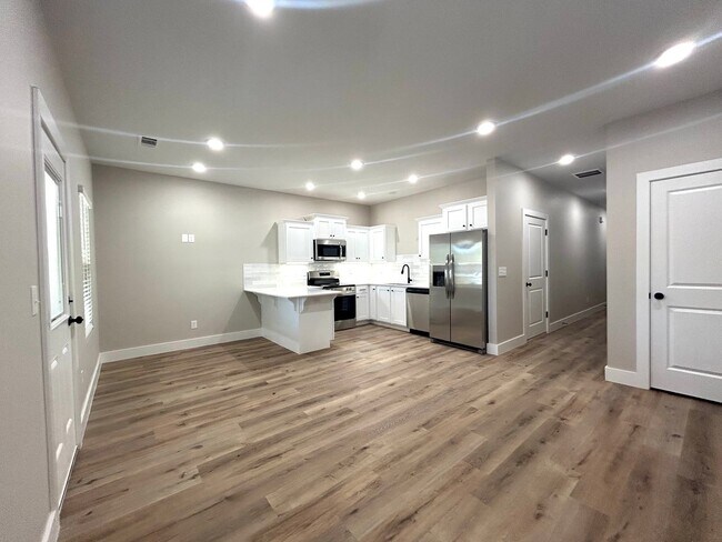 Foto del edificio - New 3 Bed 2.5 Bath with garage Townhome!!