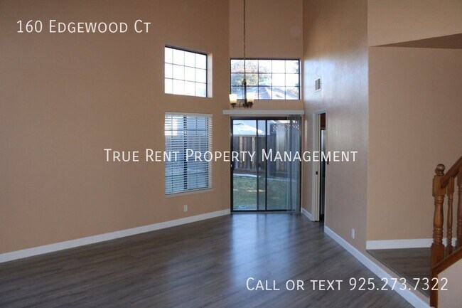 Foto del edificio - Gorgeous 4 Bed/2.5 Bath Home in Great Trac...