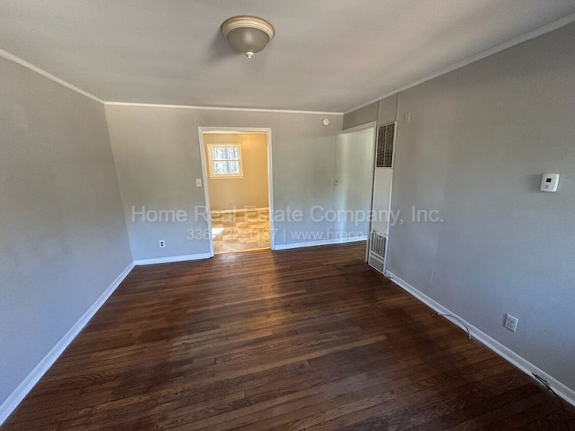 Foto principal - 4872 Berl St