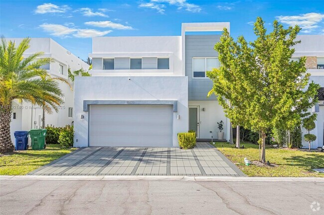 Building Photo - 10373 NW 68th Ter