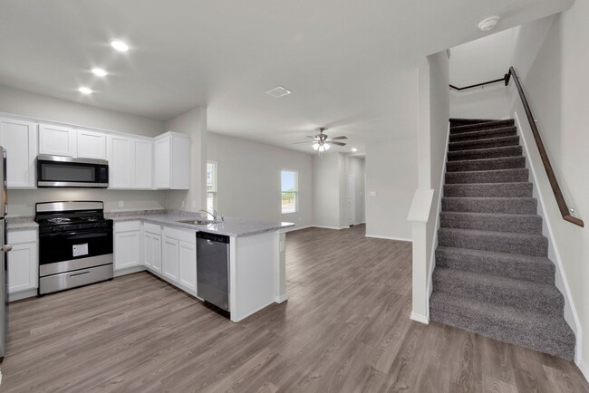 Building Photo - Call Now!