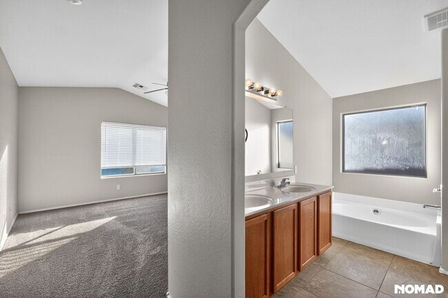 Foto del edificio - 9323 W Crown King Rd