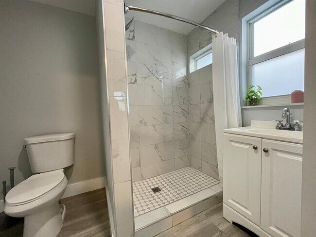 Foto del edificio - 828 NE 17th Ave