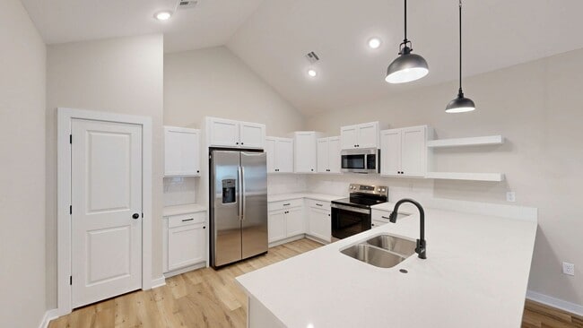 Building Photo - 2120 E Elk Rdg Ave