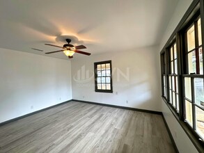 Building Photo - 689 Tarawa Dr