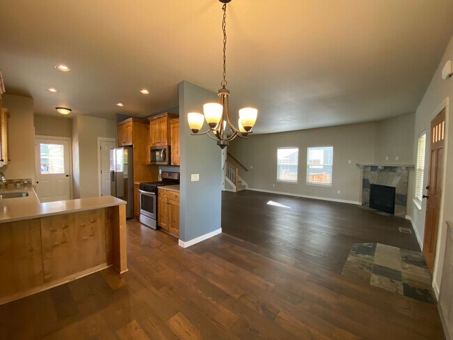 Building Photo - Spacious 3-Bedroom Home with Bonus Room in...