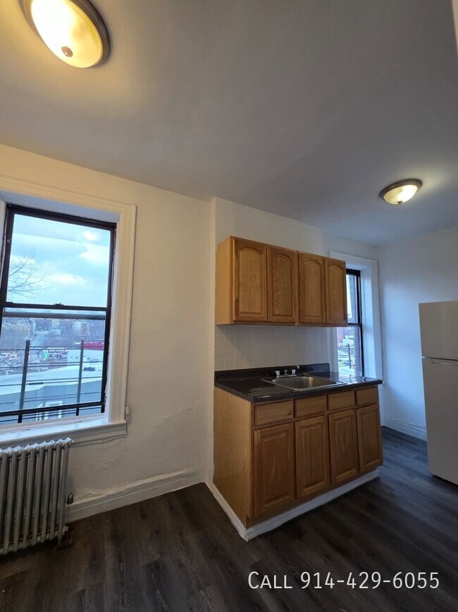 Foto del edificio - 15 Locust Hill Ave