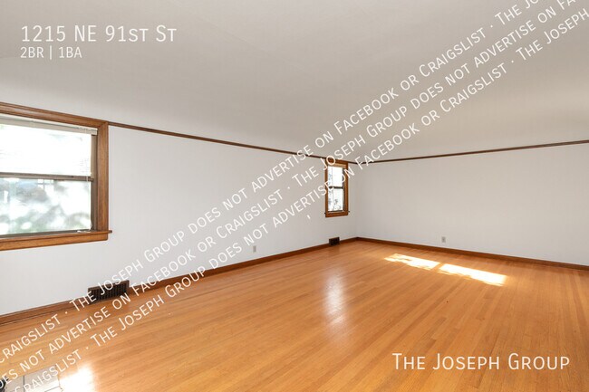 Foto del edificio - 1215 NE 91st St