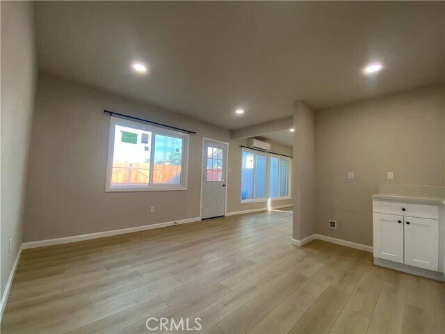 Building Photo - 1556 S White Ave