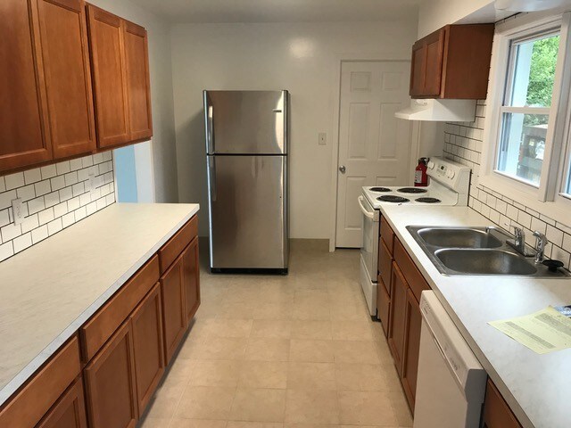 Foto principal - 1321 N Atherton St