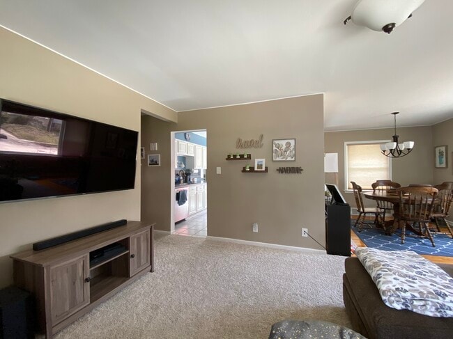 Sala de estar - 1132 S 90th St