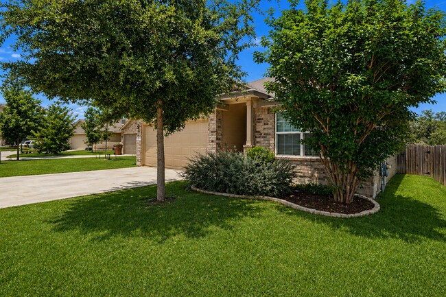 Building Photo - Open Floor Plan w/ All Appliances Included | Private Yard & Spa-Like Primary Bath