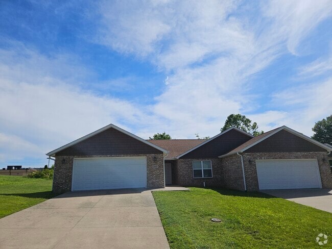 Building Photo - 2647 Travelers Way