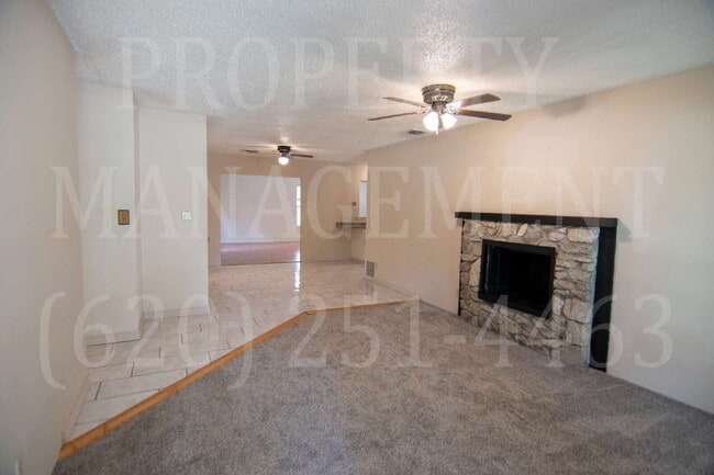 Building Photo - 3-bedroom, 2-bath