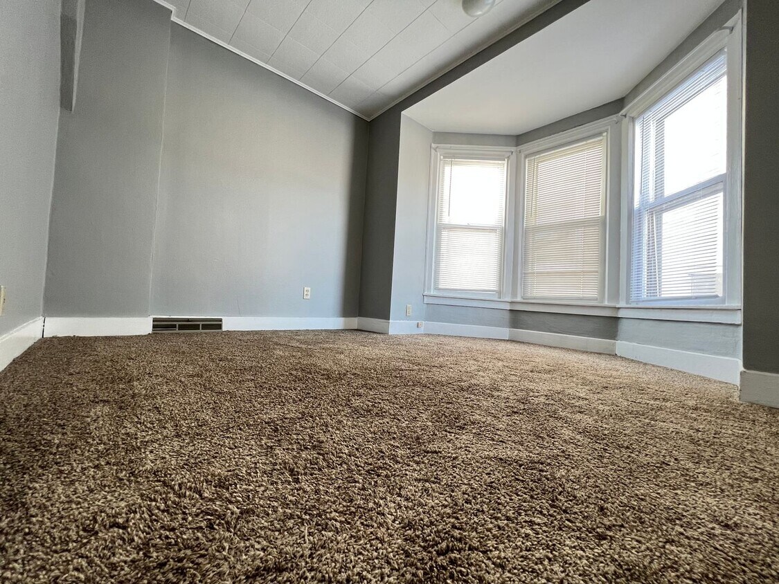 Foto principal - 812 7th Ave S