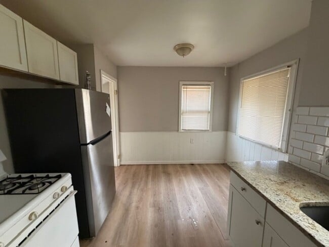 Foto del edificio - 3 Bedroom one and a half bath Rent Ready s...