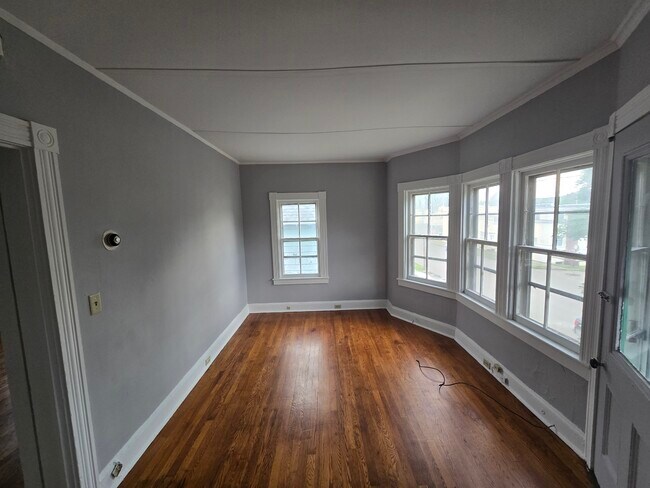 Living Room - 221 Scottwood Ave