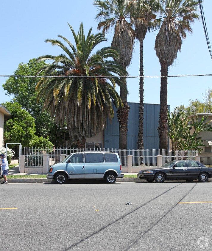Foto del edificio - 8132-8138 Sepulveda Blvd