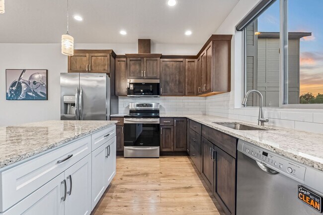 Foto del edificio - Boise Bench 3bd/2bd Townhome with VIEWS of...
