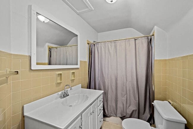 Foto del edificio - MOVE IN SPECIAL! SCORE HALF OFF 1ST MONTH'...